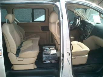 2009 Hyundai Grand Starex Photos