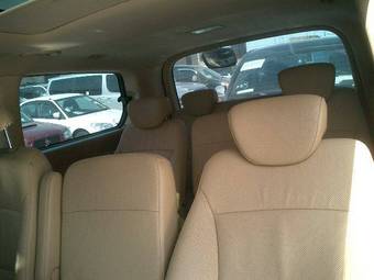 2009 Hyundai Grand Starex Images