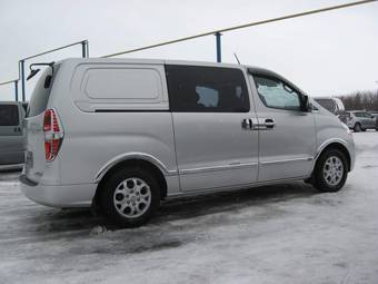 2009 Hyundai Grand Starex Photos