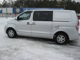2009 Hyundai Grand Starex Photos