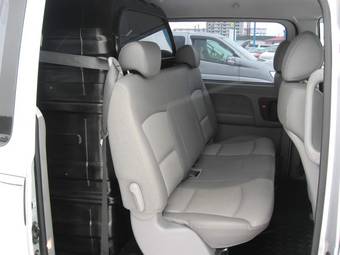 2009 Hyundai Grand Starex Images