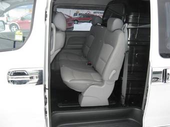 2009 Hyundai Grand Starex Pictures