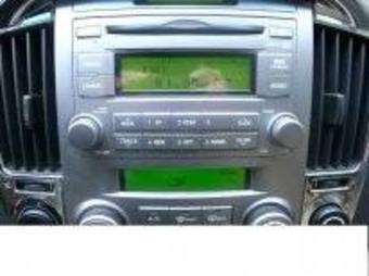 2009 Hyundai Grand Starex Pictures