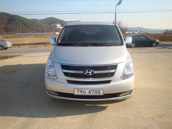 2009 Hyundai Grand Starex Pictures