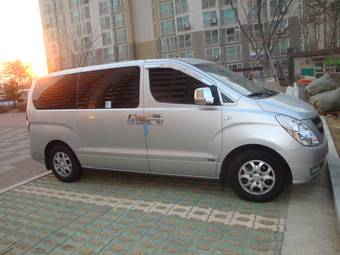 2009 Hyundai Grand Starex Photos