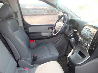 2009 Hyundai Grand Starex Pictures