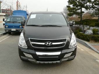 2009 Hyundai Grand Starex Photos