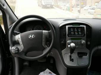 2009 Hyundai Grand Starex Pictures