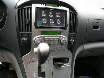 2009 Hyundai Grand Starex Photos