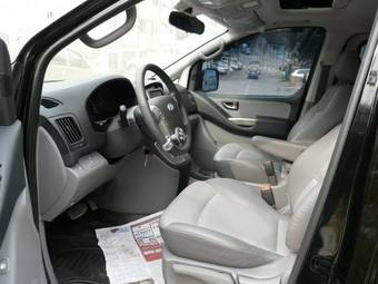 2009 Hyundai Grand Starex Pictures