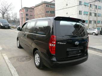 2009 Hyundai Grand Starex Pictures
