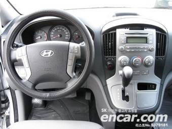 2009 Hyundai Grand Starex Photos