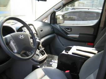 2009 Hyundai Grand Starex Pictures