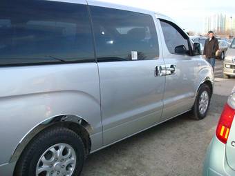 2009 Hyundai Grand Starex Pictures