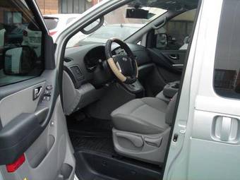 2009 Hyundai Grand Starex Pictures