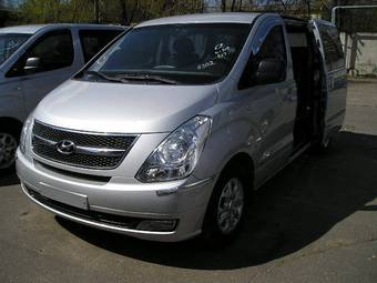 2009 Hyundai Grand Starex Pictures