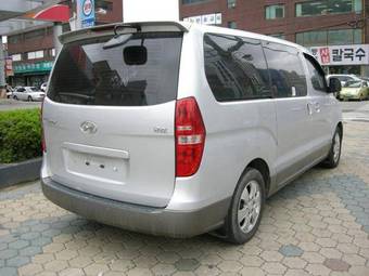 2009 Hyundai Grand Starex Photos