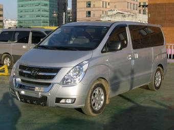 2009 Hyundai Grand Starex Pictures