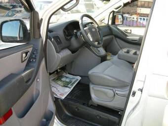 2009 Hyundai Grand Starex Pictures