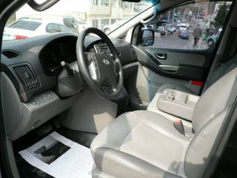 2009 Hyundai Grand Starex Images