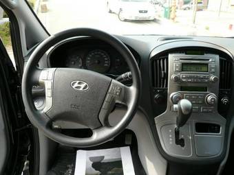 2009 Hyundai Grand Starex Pics