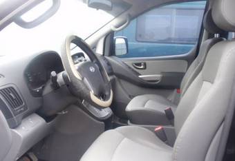 2009 Hyundai Grand Starex Pictures