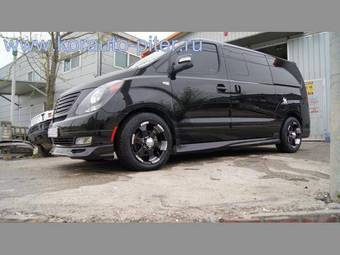 2009 Hyundai Grand Starex Pictures