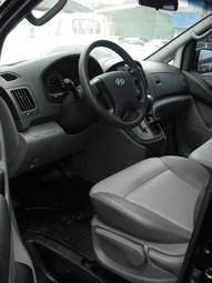 2009 Hyundai Grand Starex Photos