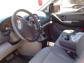 2009 Hyundai Grand Starex Photos