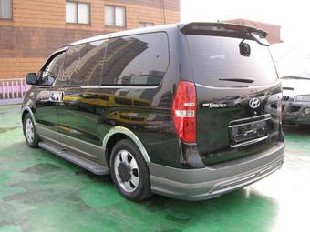 2009 Hyundai Grand Starex Photos