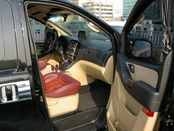 2009 Hyundai Grand Starex Photos