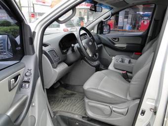 2009 Hyundai Grand Starex Photos