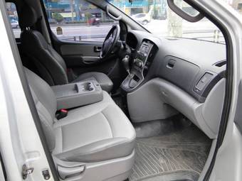 2009 Hyundai Grand Starex Photos