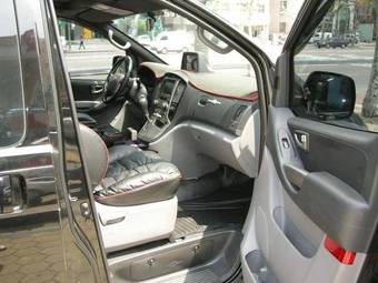 2009 Hyundai Grand Starex Photos