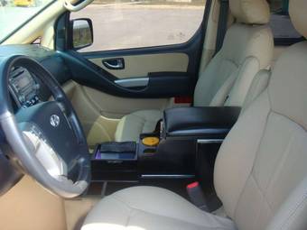 2009 Hyundai Grand Starex Pictures