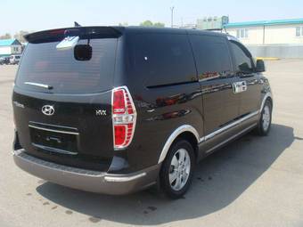 2009 Hyundai Grand Starex Photos