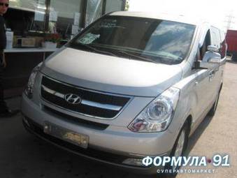 2009 Hyundai Grand Starex Photos