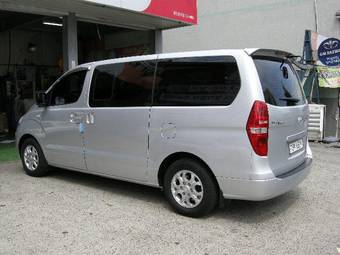 2009 Hyundai Grand Starex Photos