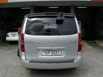 2009 Hyundai Grand Starex Pics