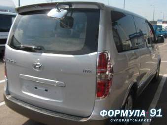 2009 Hyundai Grand Starex Photos