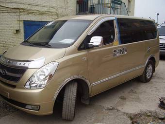 2009 Hyundai Grand Starex Pictures