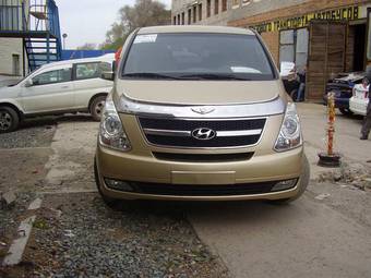 2009 Hyundai Grand Starex Pictures