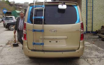 2009 Hyundai Grand Starex Photos