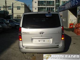 2010 Hyundai Grand Starex Pictures