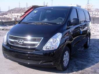 2010 Hyundai Grand Starex Photos