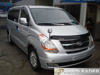 2010 Hyundai Grand Starex Photos