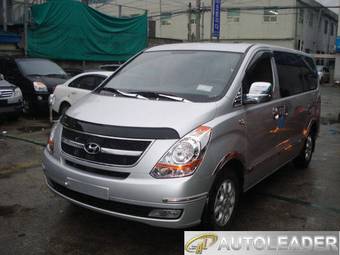 2010 Hyundai Grand Starex Photos