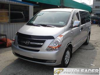 2010 Hyundai Grand Starex Pictures