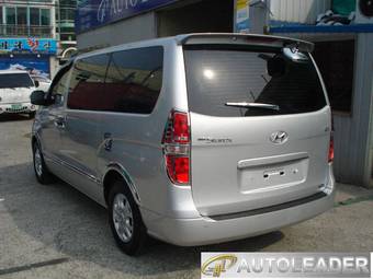 2010 Hyundai Grand Starex Photos