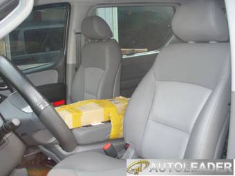 2010 Hyundai Grand Starex Pictures